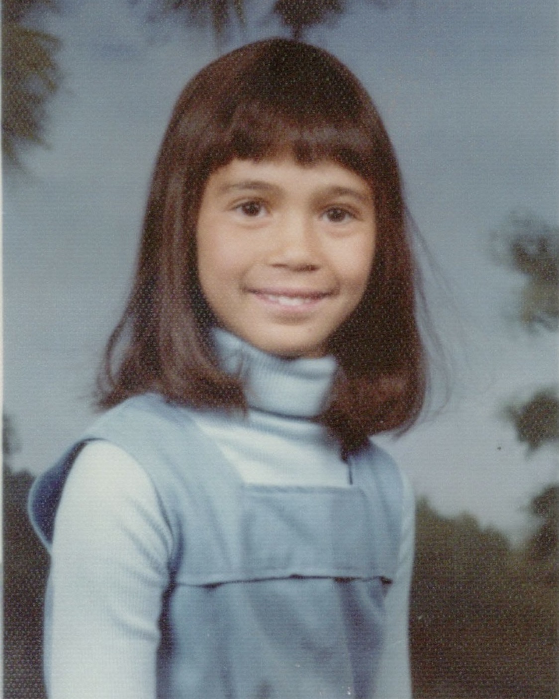 pam bonnie school photo school photo of a child, turtleneck, smile